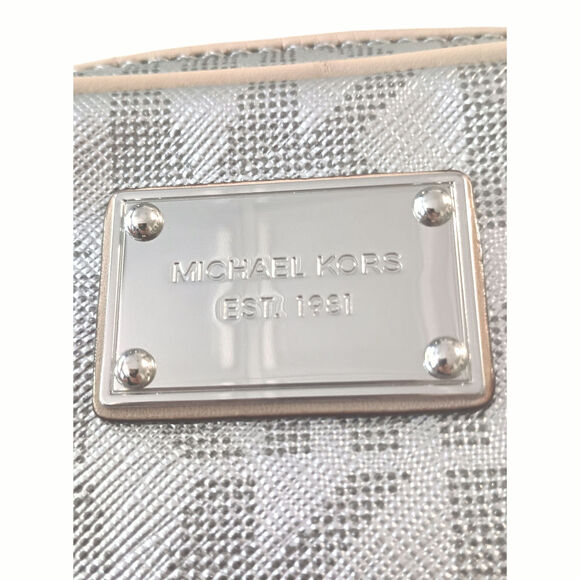 Michael Kors Silver, monogram jet set mini crossbody. Trend, minimalist, regency - Picture 11 of 11
